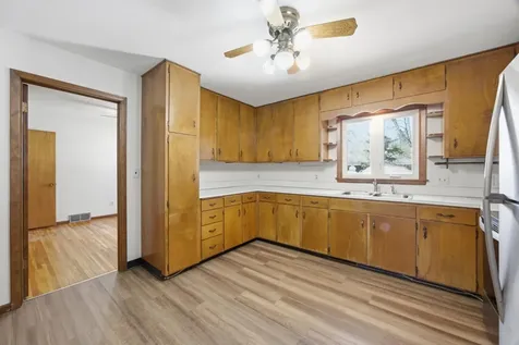 208 10 1/2 Avenue W West Fargo ND 58078