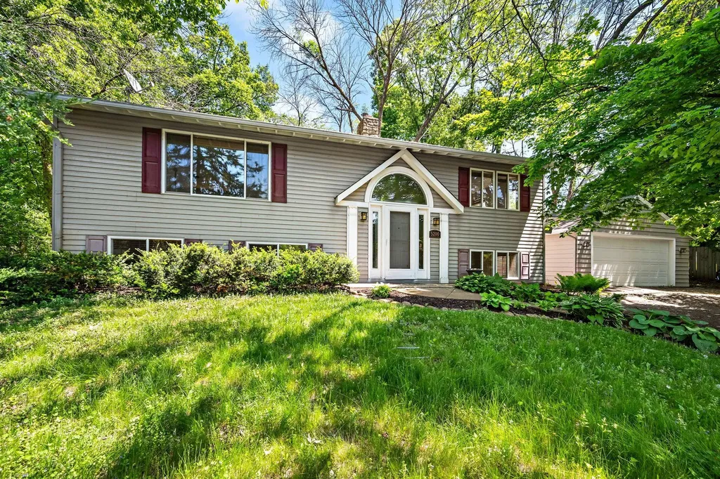 5200 Greenwood Circle Excelsior MN 55331