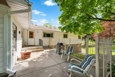 1125 Oakview Lane N Plymouth MN 55441