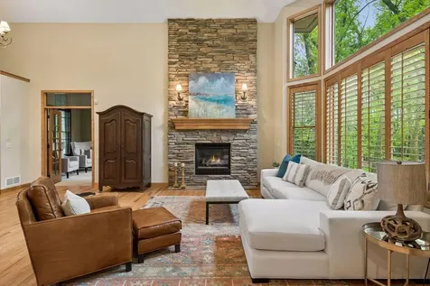 9001 Springwood Drive Woodbury MN 55125
