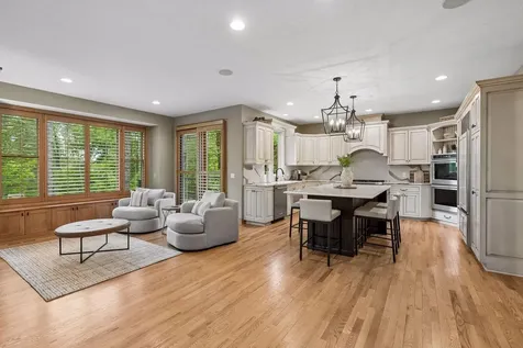 9001 Springwood Drive Woodbury MN 55125