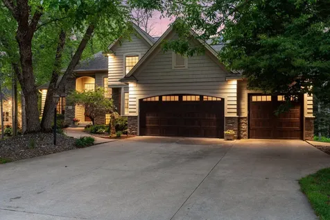 9001 Springwood Drive Woodbury MN 55125