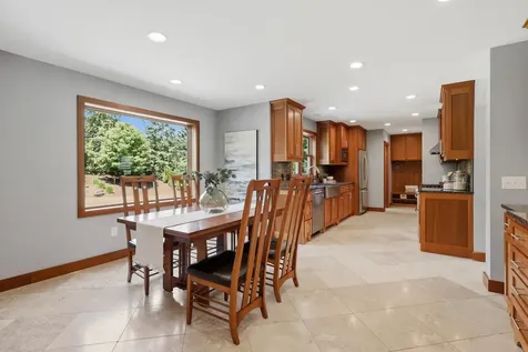 2734 Shadow Wood Court Chaska MN 55318