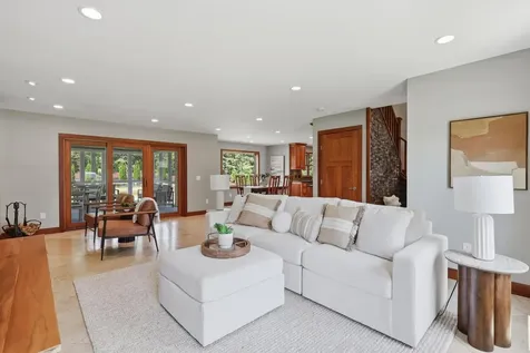 2734 Shadow Wood Court Chaska MN 55318