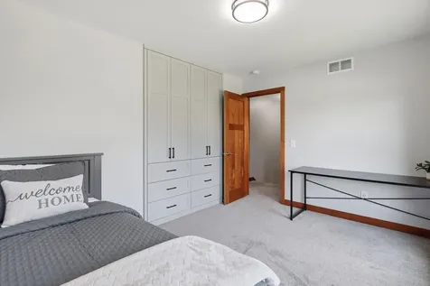 2734 Shadow Wood Court Chaska MN 55318