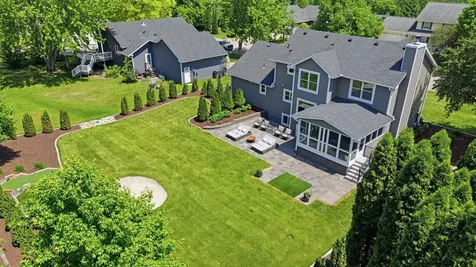 2734 Shadow Wood Court Chaska MN 55318