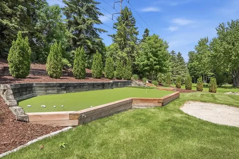 2734 Shadow Wood Court Chaska MN 55318