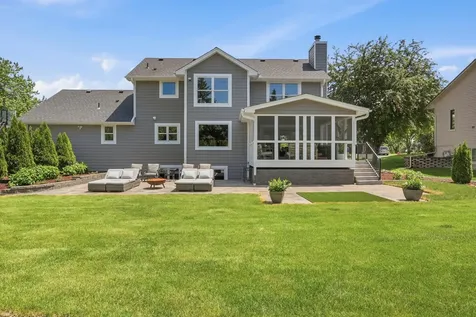 2734 Shadow Wood Court Chaska MN 55318
