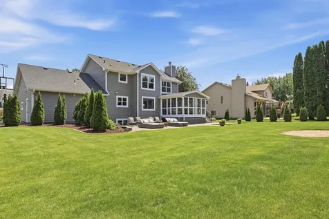 2734 Shadow Wood Court Chaska MN 55318