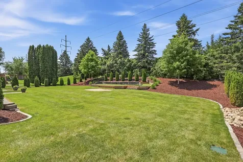 2734 Shadow Wood Court Chaska MN 55318