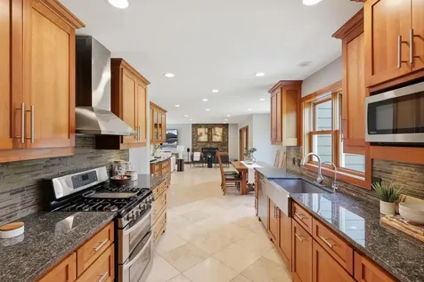 2734 Shadow Wood Court Chaska MN 55318