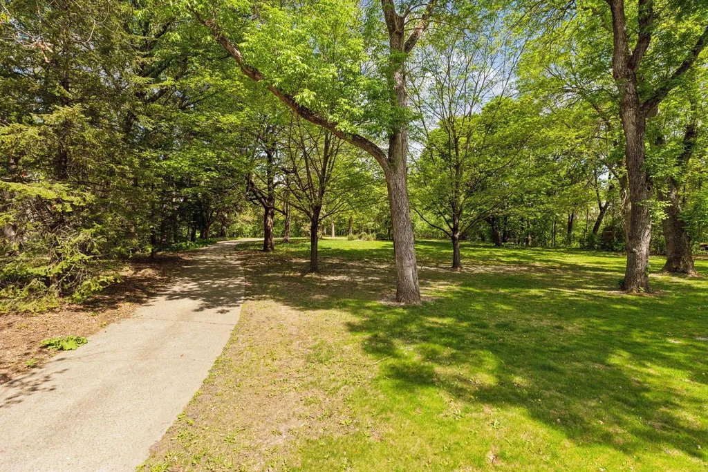 5125 Schaefer Road Edina MN 55436