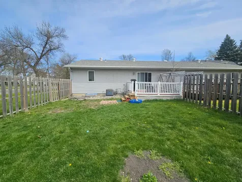 323 3rd Avenue S Wahpeton ND 58075