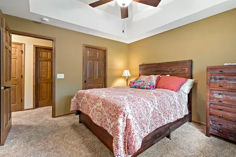 124 Harbor Hill Drive Mankato MN 56001