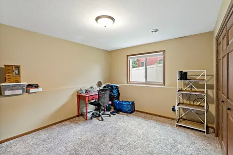 124 Harbor Hill Drive Mankato MN 56001