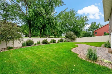 124 Harbor Hill Drive Mankato MN 56001
