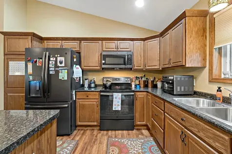 124 Harbor Hill Drive Mankato MN 56001