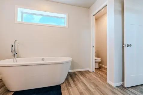 5568 37th Avenue S Fargo ND 58104