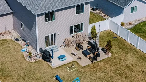 5568 37th Avenue S Fargo ND 58104