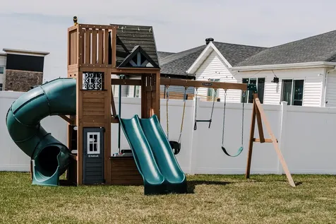5568 37th Avenue S Fargo ND 58104