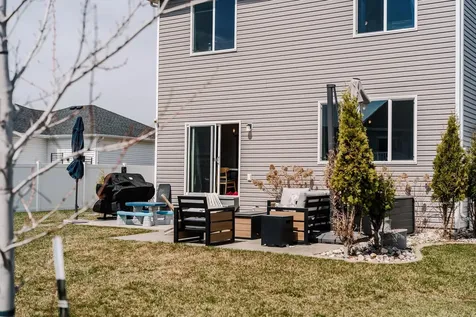 5568 37th Avenue S Fargo ND 58104