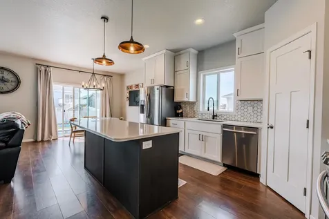 5568 37th Avenue S Fargo ND 58104