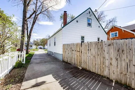 1525 4th Avenue S Fargo ND 58103