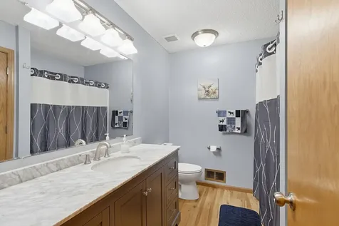 18821 English Avenue Farmington MN 55024
