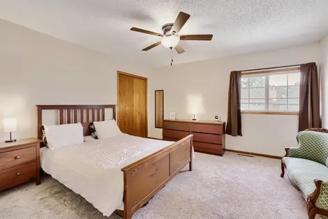 1915 E 122nd Street Burnsville MN 55337