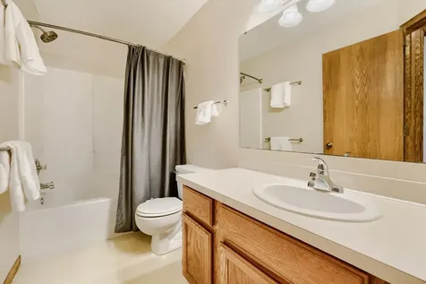 1915 E 122nd Street Burnsville MN 55337