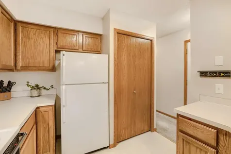 1915 E 122nd Street Burnsville MN 55337