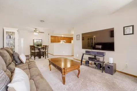 1915 E 122nd Street Burnsville MN 55337