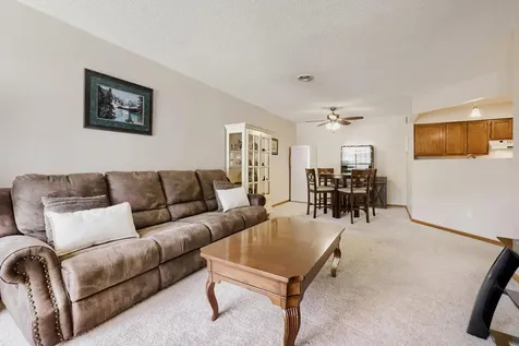 1915 E 122nd Street Burnsville MN 55337