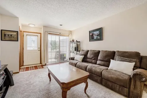 1915 E 122nd Street Burnsville MN 55337