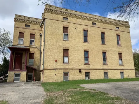 57 11th Avenue N Fargo ND 58102