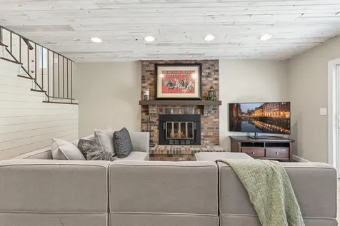 6102 Creek View Trail Minnetonka MN 55345