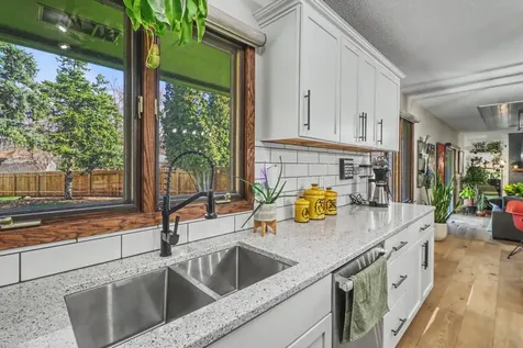 42 36th Avenue NE Fargo ND 58102