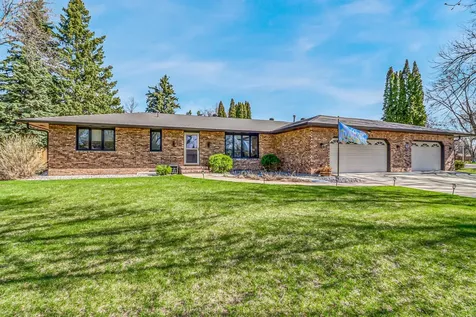 42 36th Avenue NE Fargo ND 58102