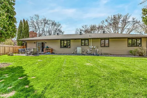 42 36th Avenue NE Fargo ND 58102