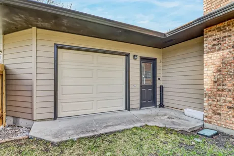 42 36th Avenue NE Fargo ND 58102