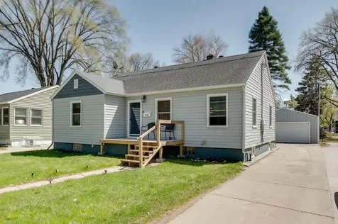 1630 6th Avenue S Fargo ND 58103