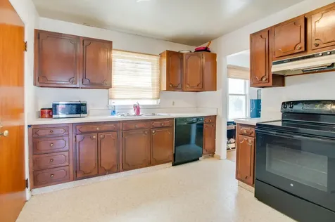 1630 6th Avenue S Fargo ND 58103