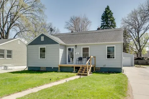 1630 6th Avenue S Fargo ND 58103