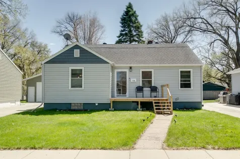 1630 6th Avenue S Fargo ND 58103