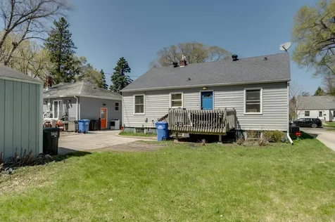 1630 6th Avenue S Fargo ND 58103