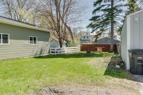 1630 6th Avenue S Fargo ND 58103