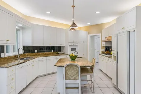 689 Brookside Lane Mendota Heights MN 55118