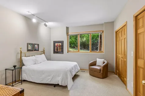 689 Brookside Lane Mendota Heights MN 55118