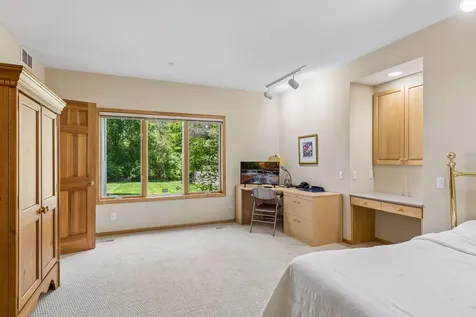 689 Brookside Lane Mendota Heights MN 55118