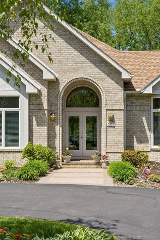 689 Brookside Lane Mendota Heights MN 55118